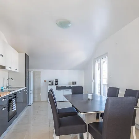 Apartment Kiki, No 3 *